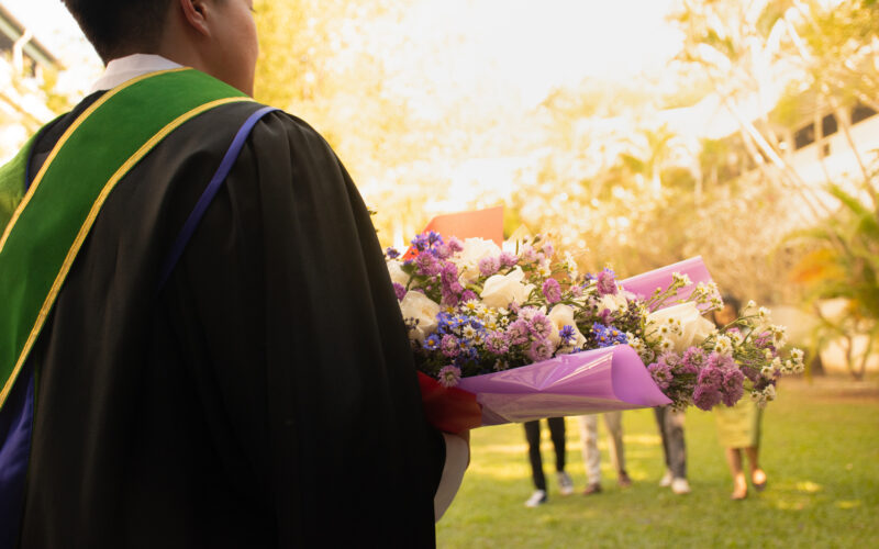Top 10 graduation flowers for your special day