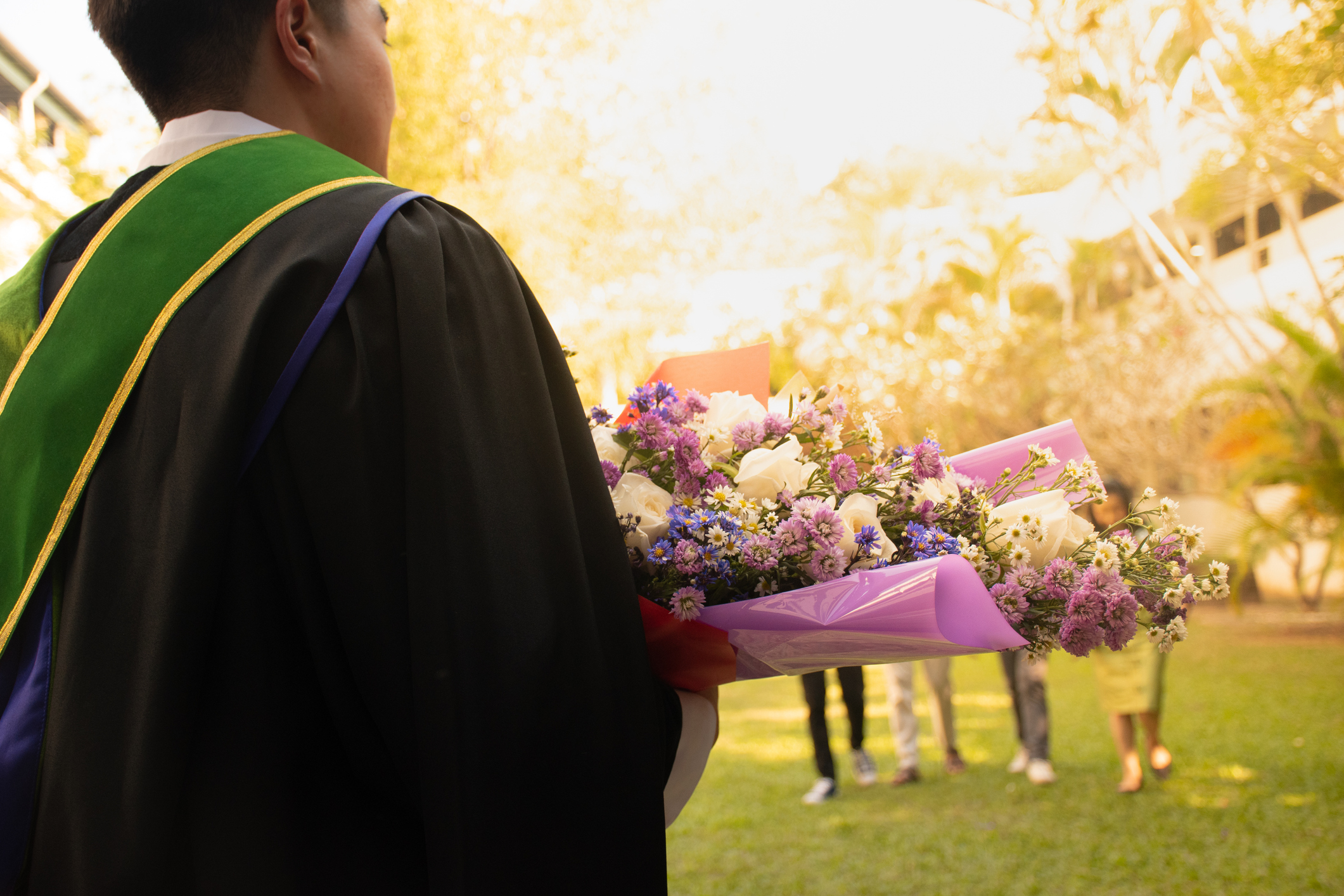 Top 10 graduation flowers for your special day