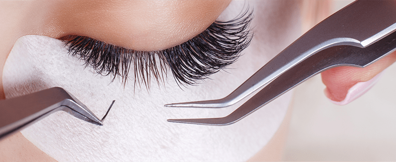 How To Achieve Voluminous Eyelashes For Women