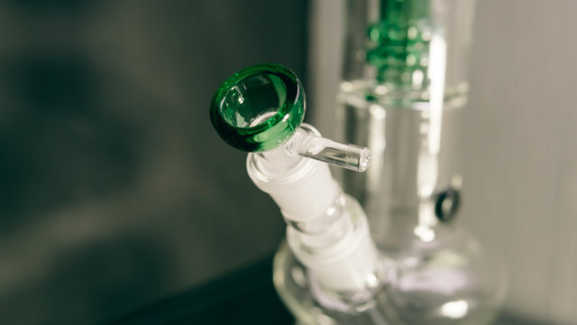Know About Bongs